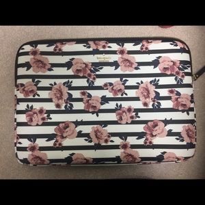 Kate spade lip top sleeve